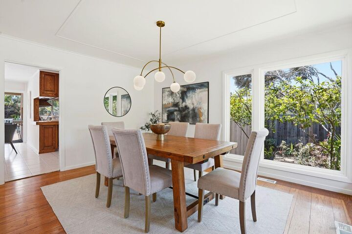 Property Photo:  2 Via La Cumbre  CA 94904 