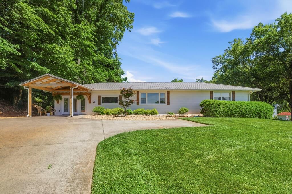Property Photo:  498 Cedar St  GA 30720 