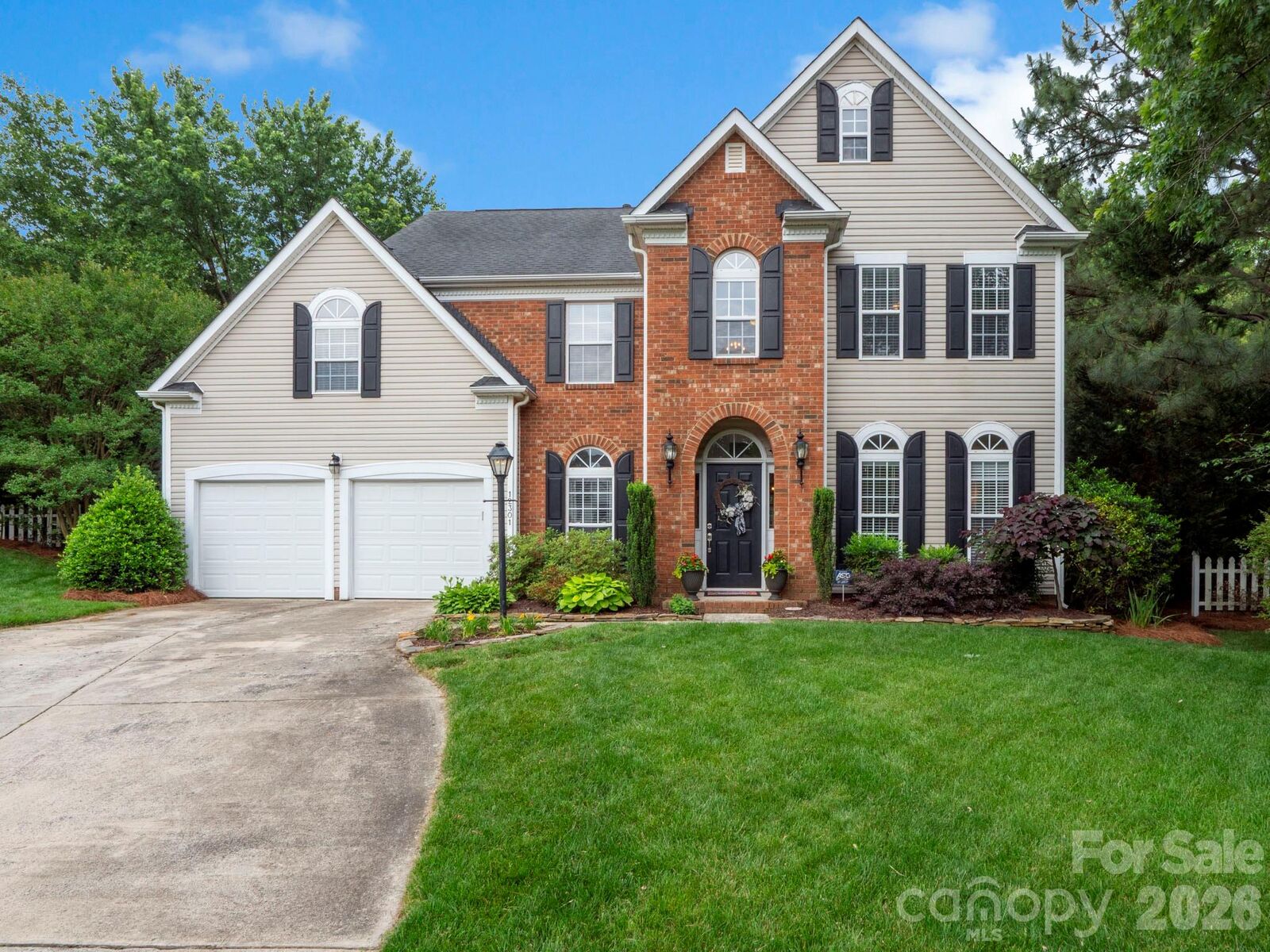 Property Photo:  12301 Silveroak Lane  NC 28277 