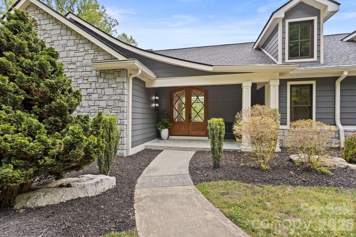 Property Photo:  301 Winding Meadows Drive  NC 28731 
