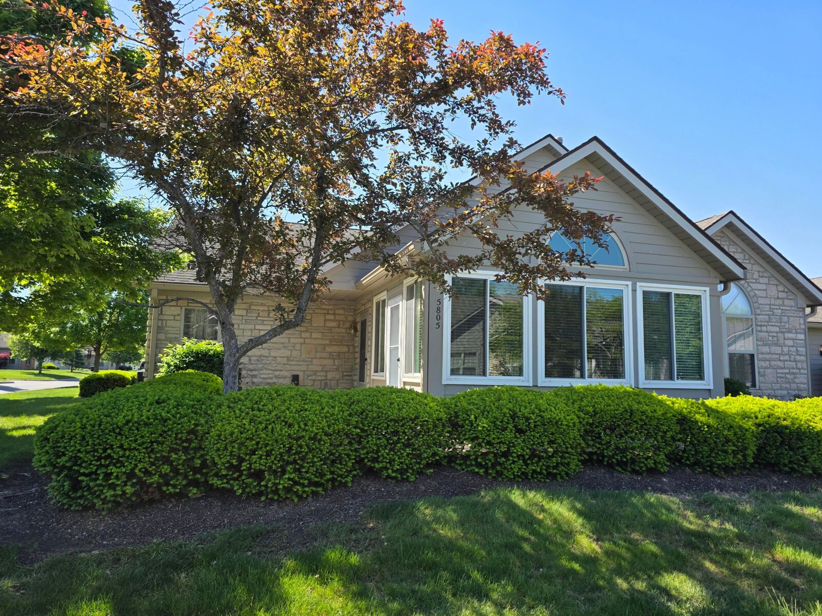 Property Photo: 5805 Ravine Creek Drive OH 43123