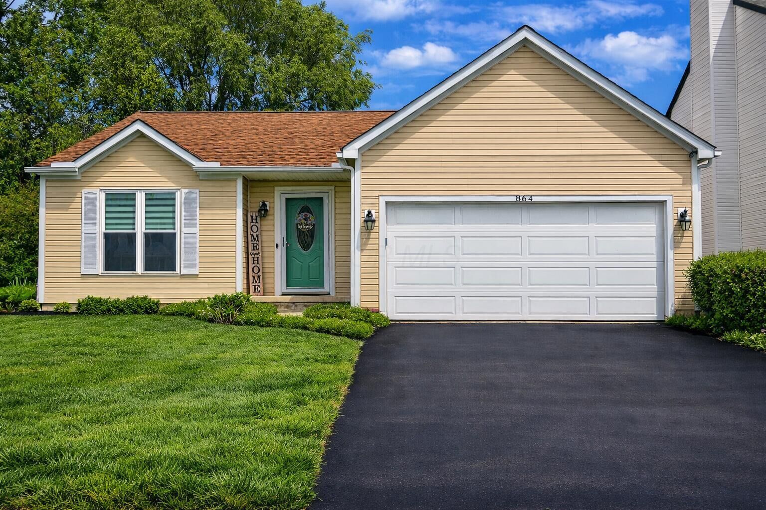 Property Photo:  864 Gulliver Drive  OH 43207 