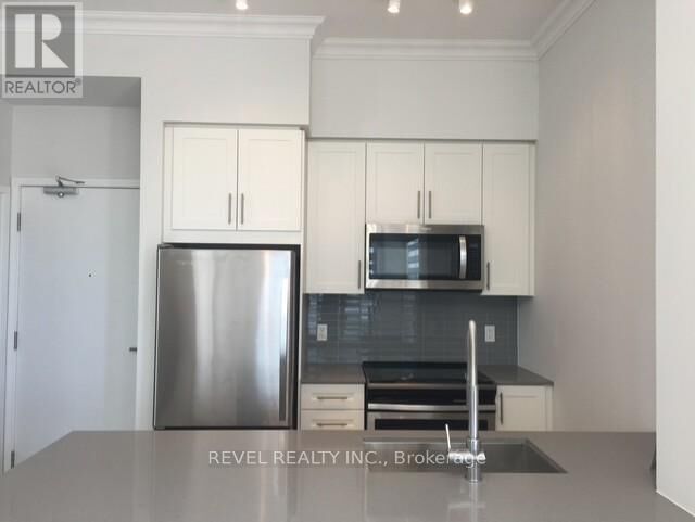 Property Photo:  4085 Parkside Village Drive 729  ON L5B 0K9 