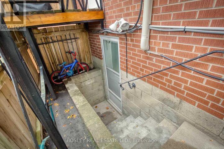 Property Photo:  144 Evelyn Avenue Lower  ON M6P 2Z7 