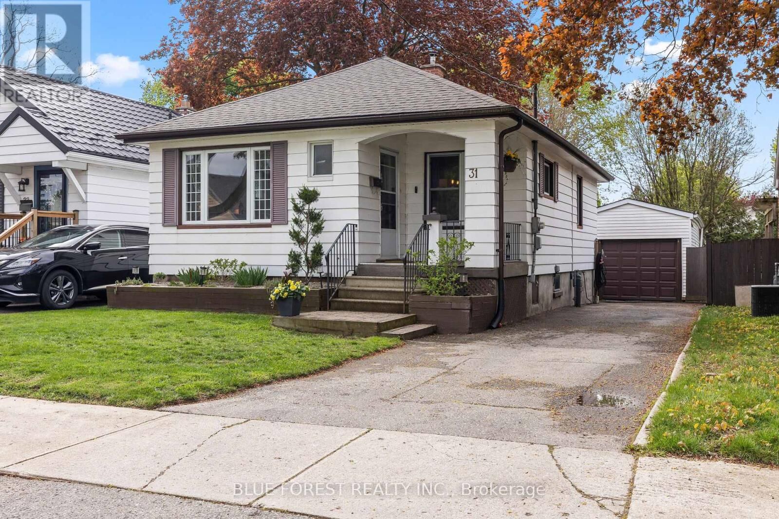Property Photo:  31 Eastman Avenue  ON N5W 2M3 