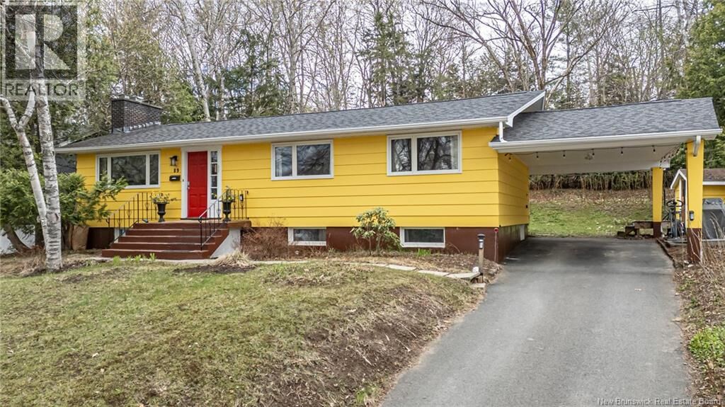 Property Photo:  89 Pembroke Crescent  NB E3B 2V1 