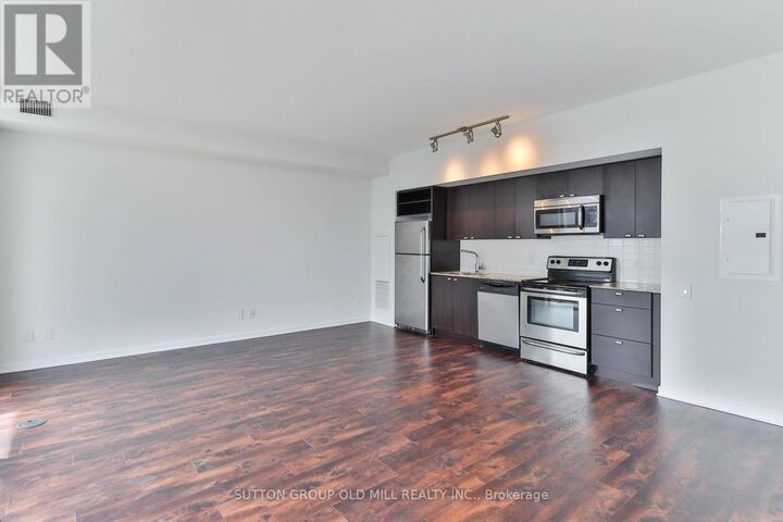 Property Photo:  105 The Queensway 2516  ON M6S 5B5 
