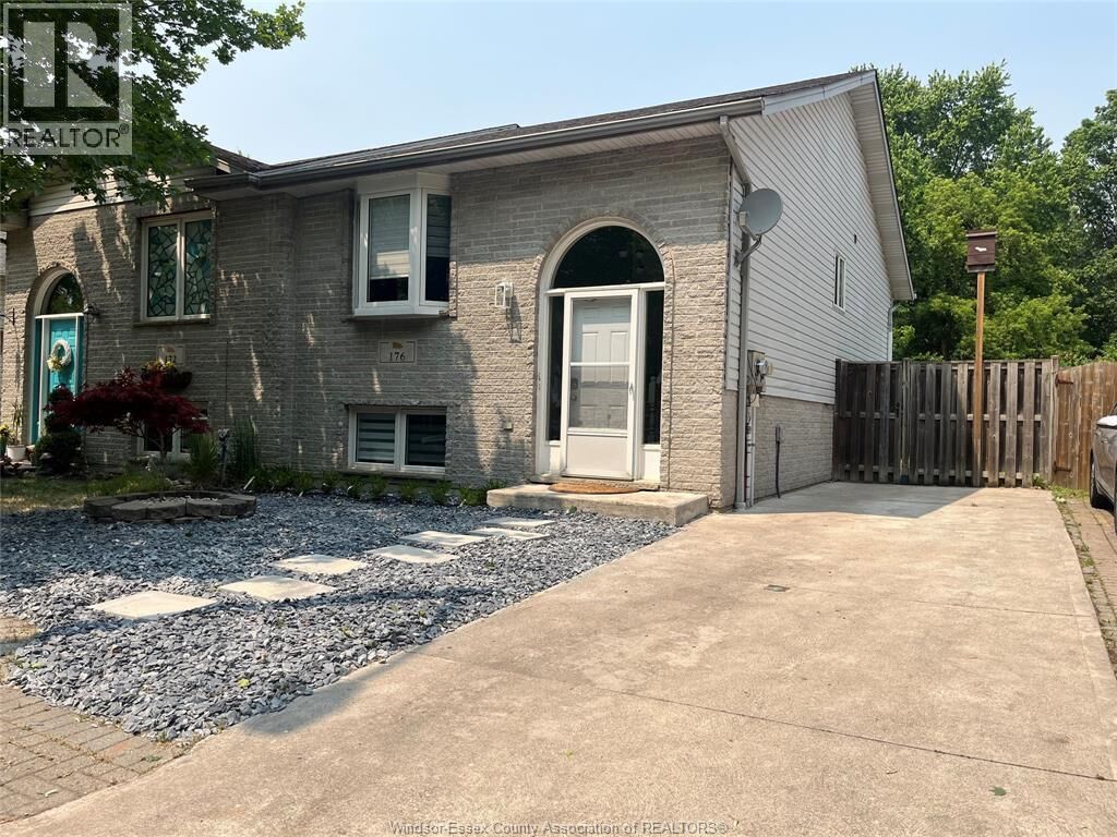 Property Photo:  176 Rivervilla Court Upper  ON N9J 3N9 