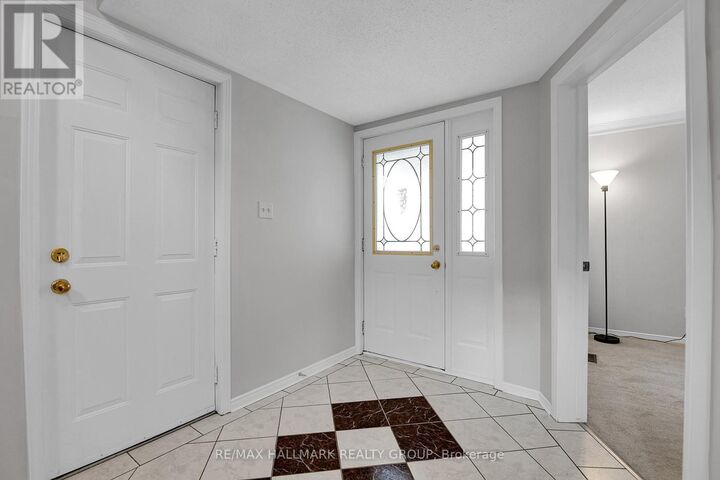 Property Photo:  6602 Windsong Avenue  ON K1C 6N1 