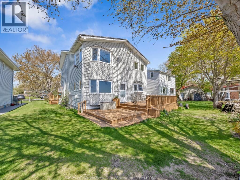 Property Photo:  545 Lakeview Avenue  ON N0R 1G0 