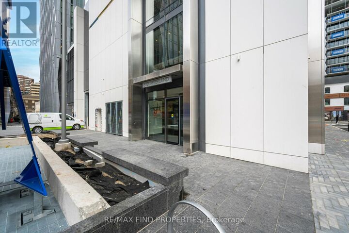 Property Photo:  8 Cumberland Street 602  ON M4W 0B6 