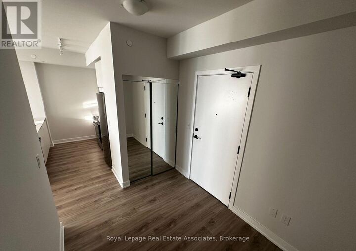 Property Photo:  4130 Parkside Village Drive 3502  ON L5B 3M8 