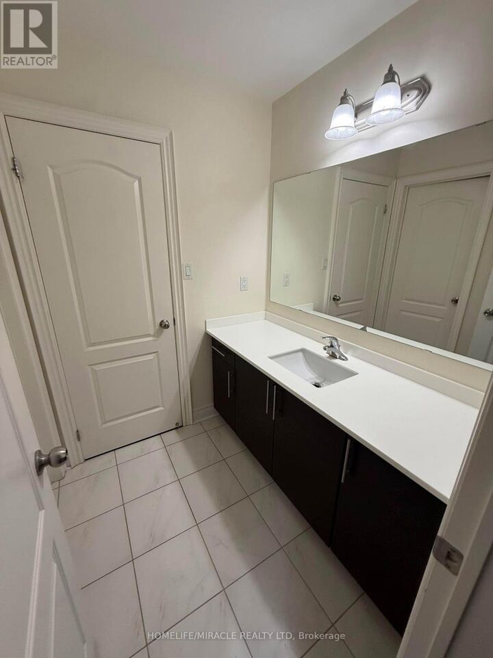 Property Photo:  3 Elwin Road  ON L6X 5G5 