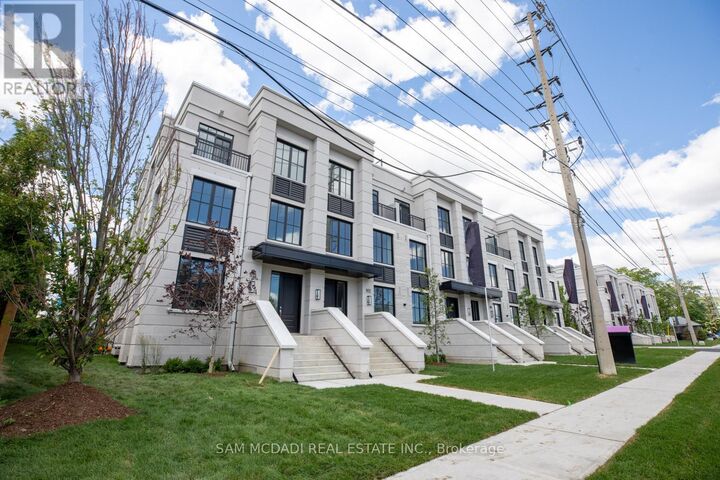 Property Photo: 1180 Cawthra Road 102 ON L5G 0A5