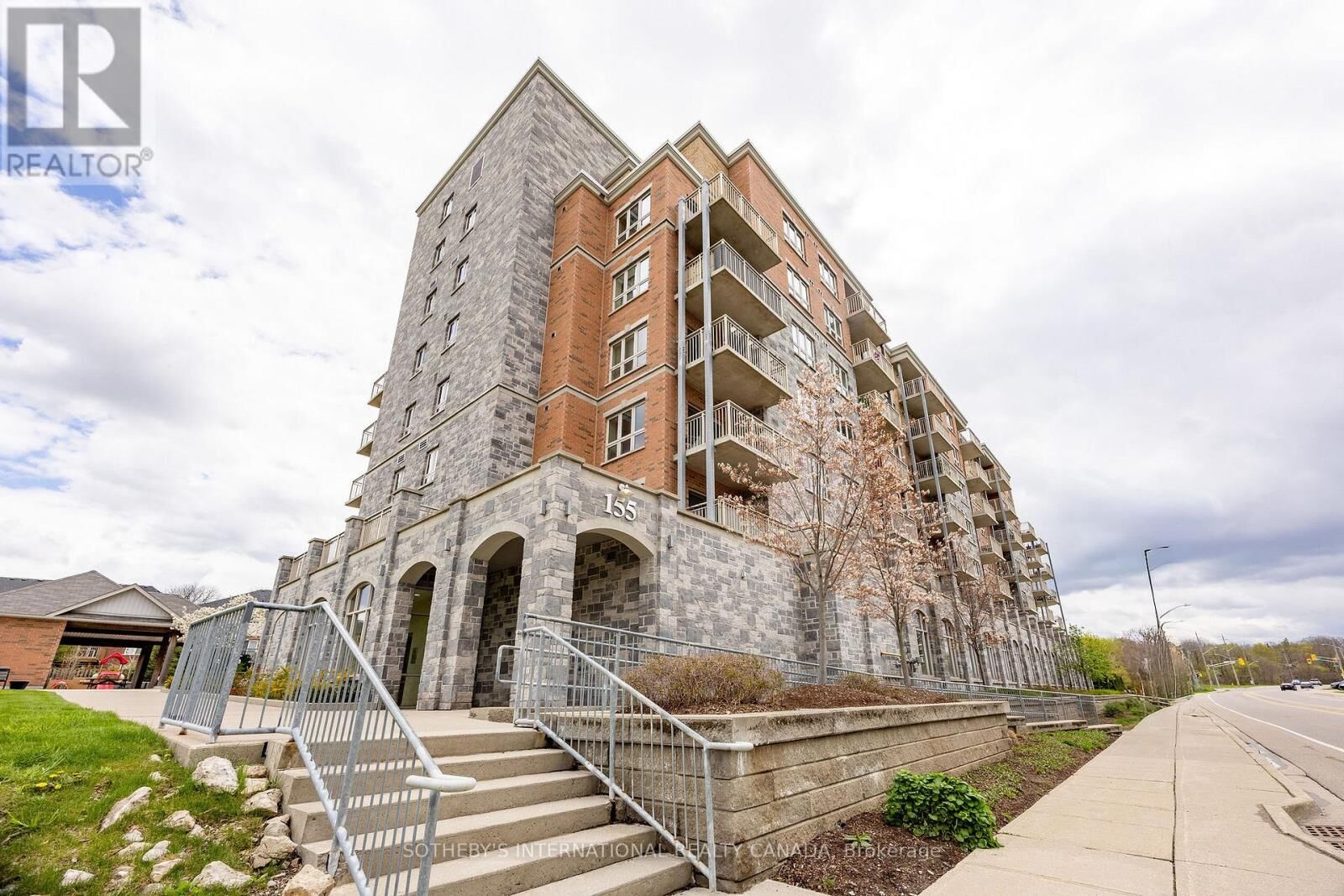 Property Photo:  155 South Water Street South 502  ON N1R 3E3 