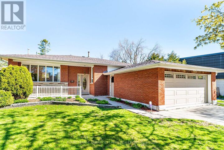 Property Photo:  52 Sanderling Crescent  ON K9V 4N2 