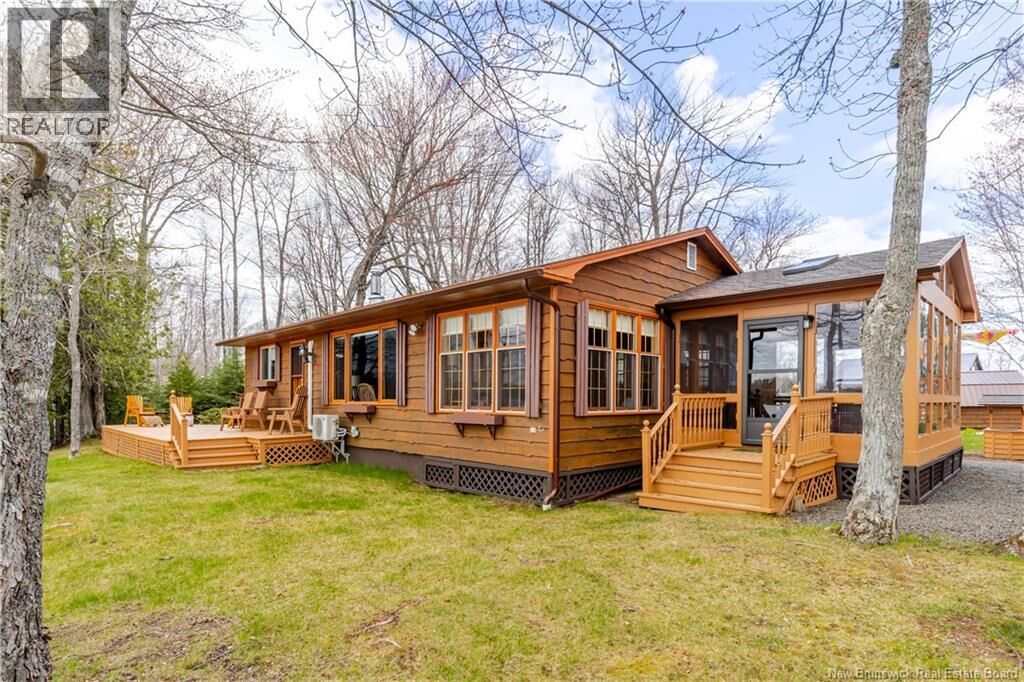 Property Photo:  18 Lakeside Crescent  NB E6K 3H9 