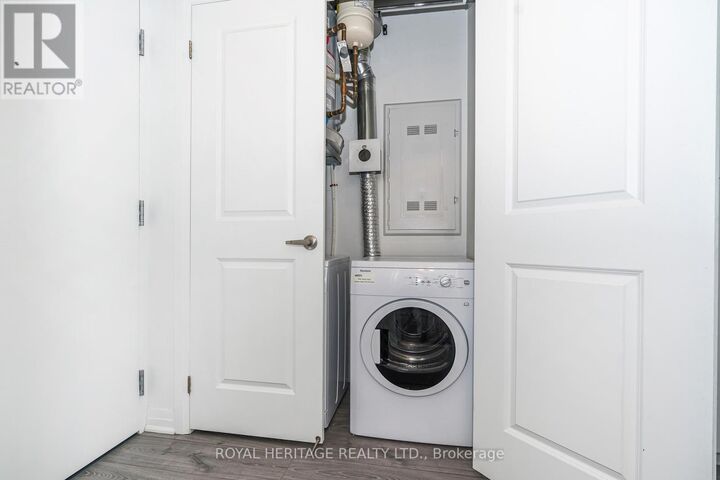 Property Photo:  1900 Simcoe Street North 614  ON L1G 4Y3 