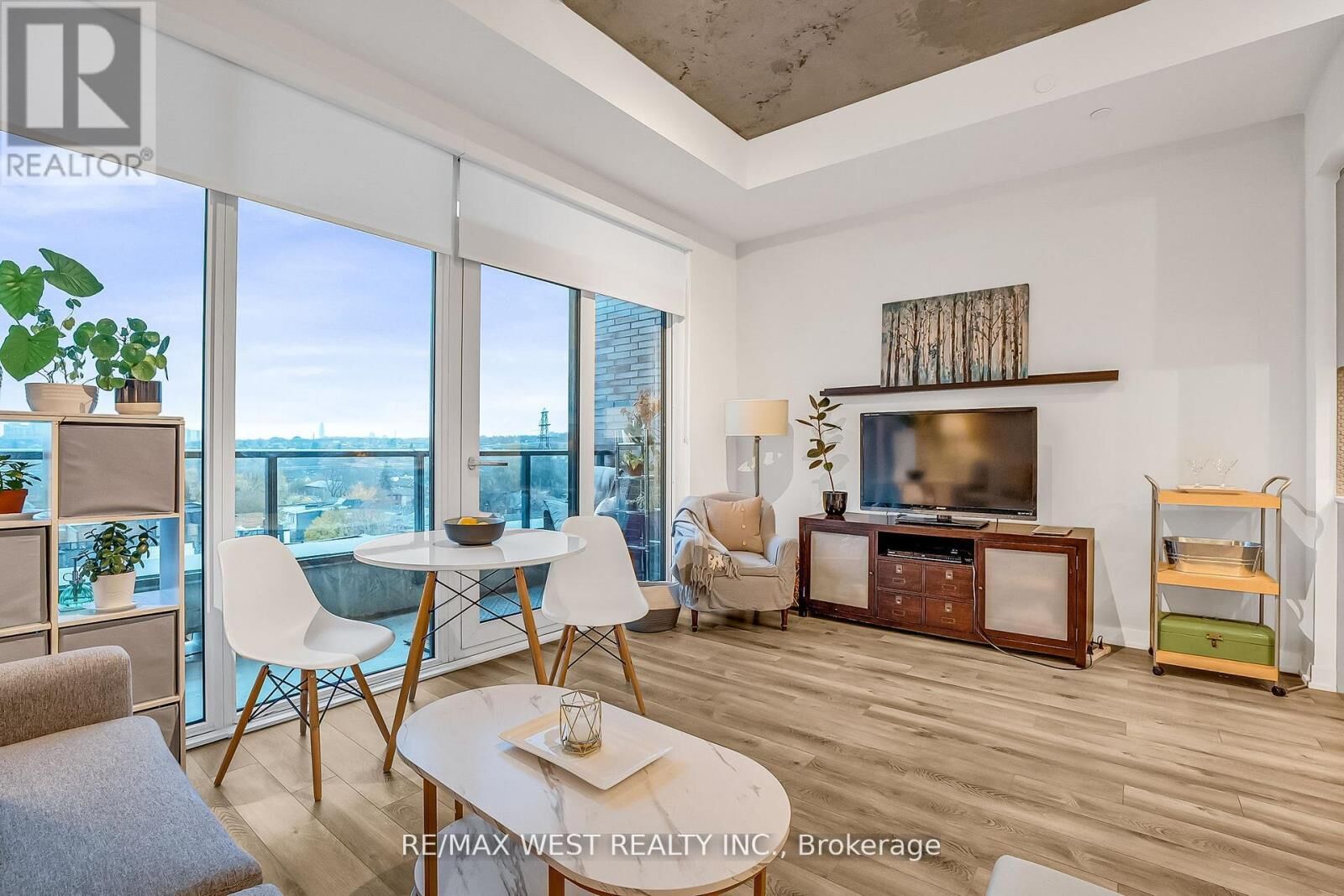 Property Photo:  1808 St. Clair Avenue West 617  ON M6N 0C1 
