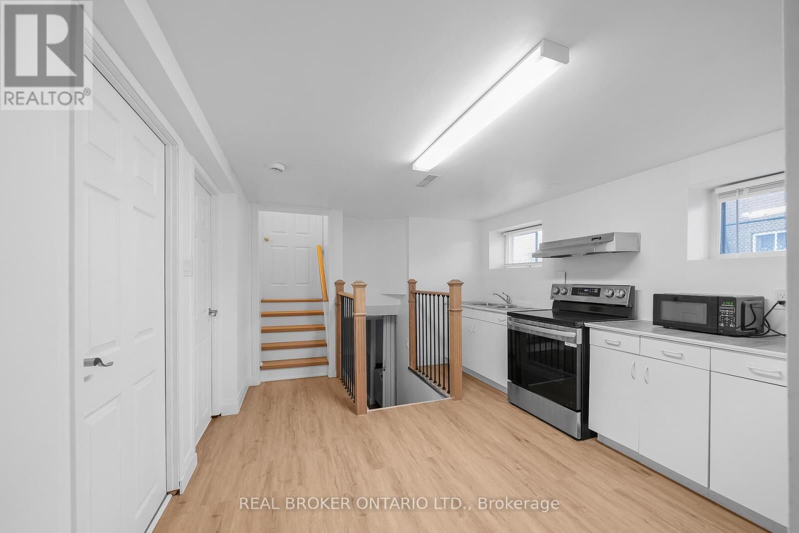 Property Photo: 2518 Harman Court Bsmt ON L5J 1T8