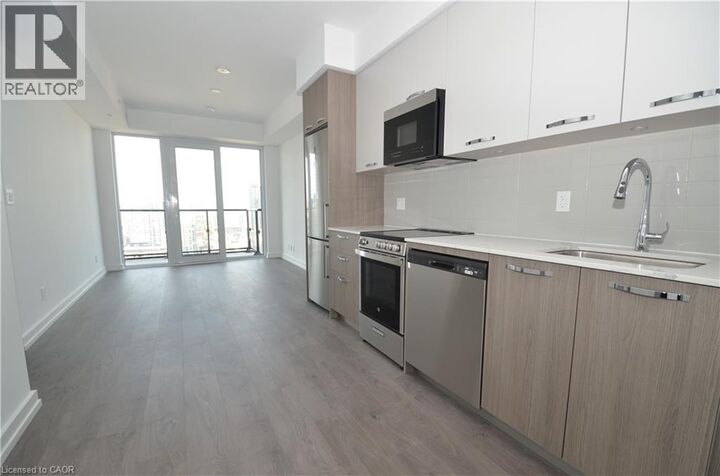 Property Photo:  75 James Street 1808  ON L8P 2Y9 