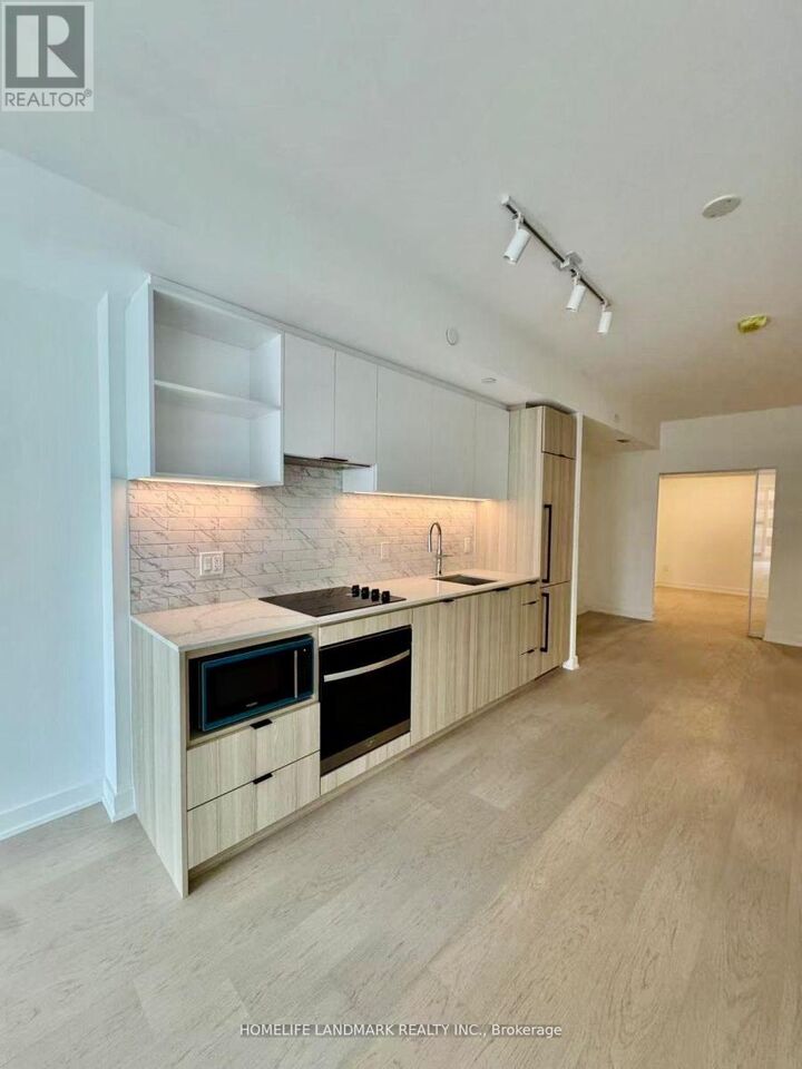 Property Photo:  252 Church Street 818  ON M5B 1Z2 