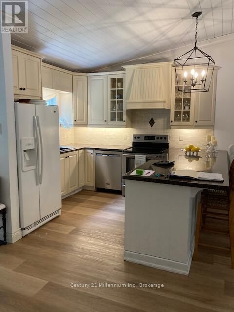 Property Photo:  15 Harbour Street West 240  ON L9Y 5S1 