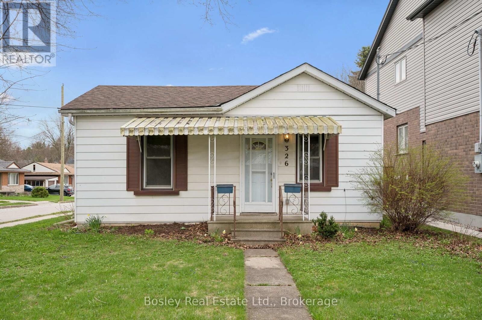 Property Photo:  326 Exhibition Street  ON N1H 4S2 