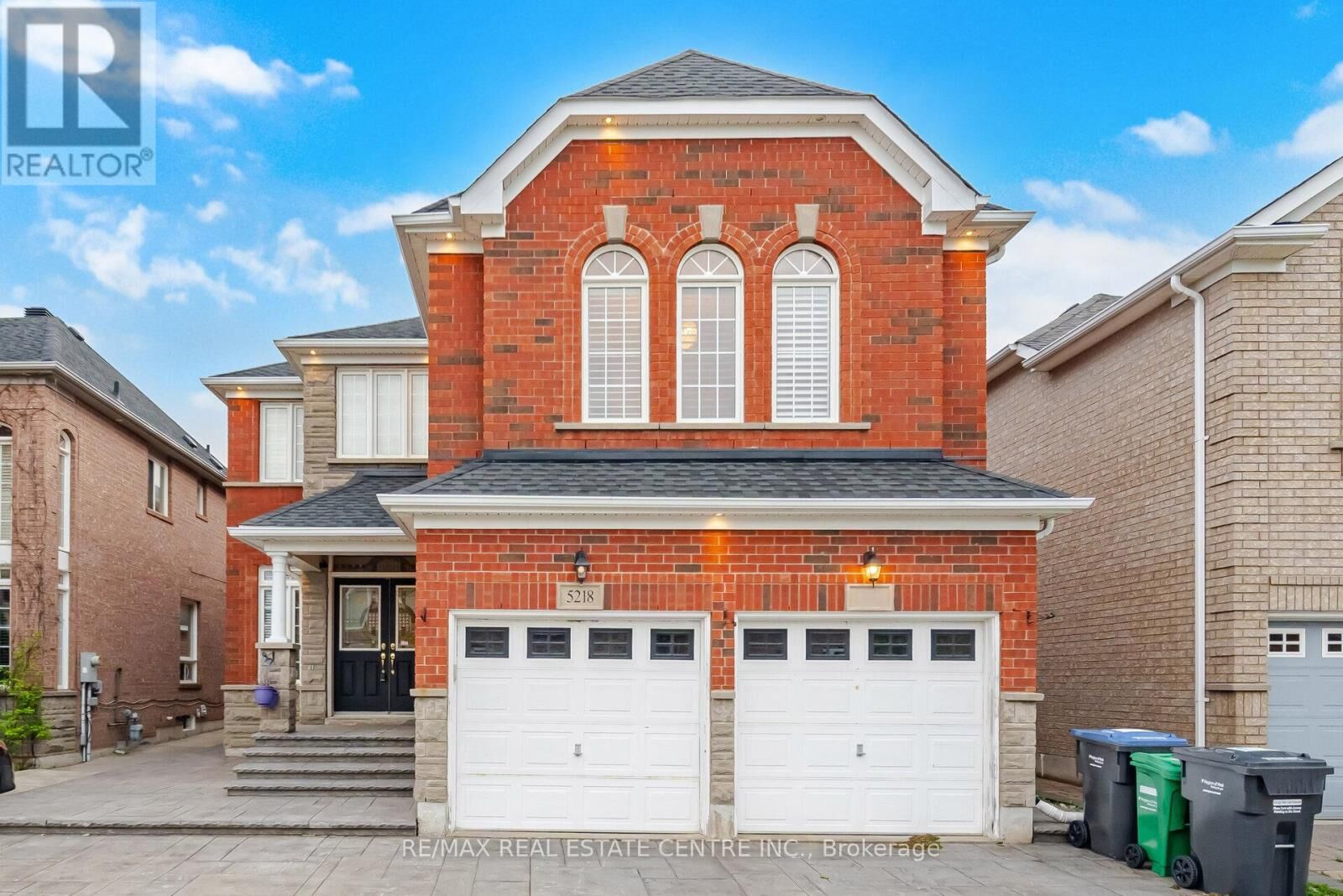 Property Photo:  5218 Oscar Peterson Boulevard  ON L5M 0E1 