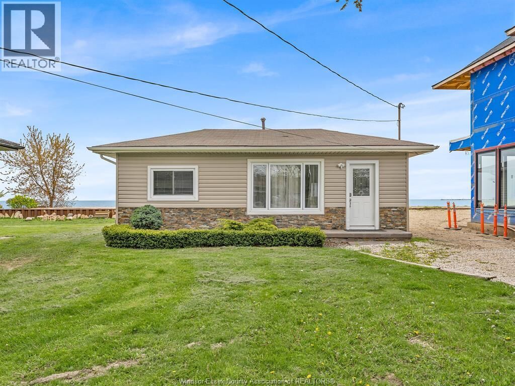 Property Photo:  162 Robson Rd  ON N8H 5R1 