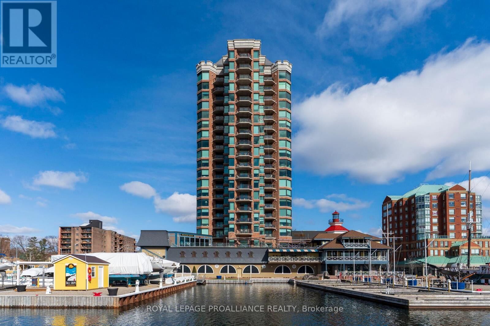 Property Photo:  15 St Andrew Street 1602  ON K6V 0B8 