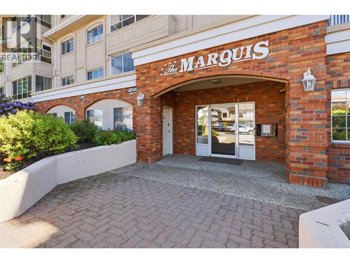 Property Photo: 1055 Lawrence Avenue 102 BC V1Y 6M3