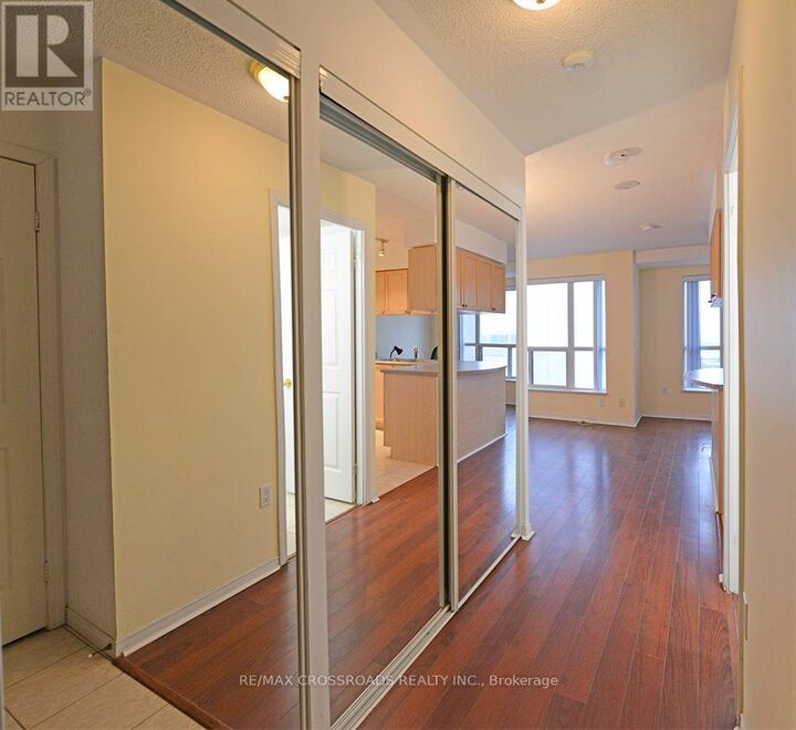 Property Photo:  909 Bay Street 2604  ON M5S 1Z9 