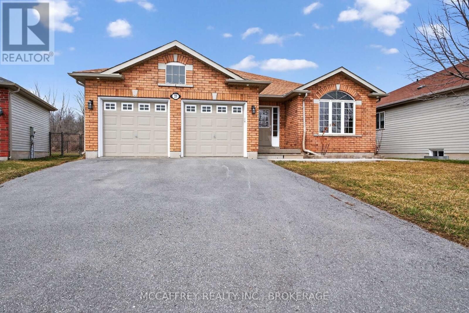 Property Photo:  25 Kanvers Way  ON K7R 3X6 