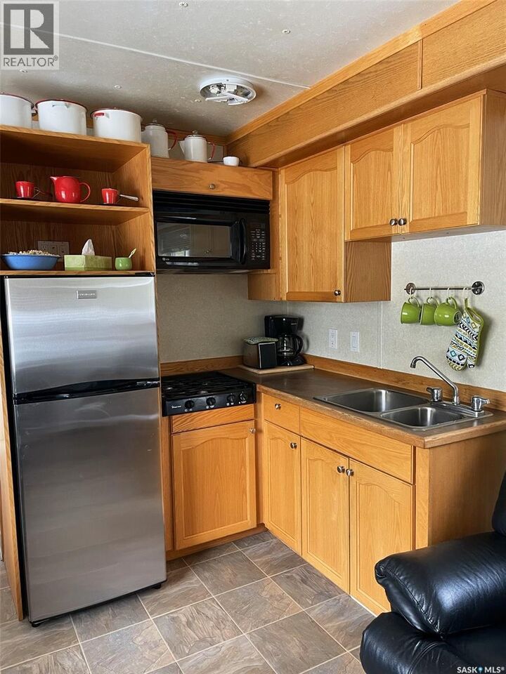Property Photo:  551 Willow Avenue  SK S0E 0K0 