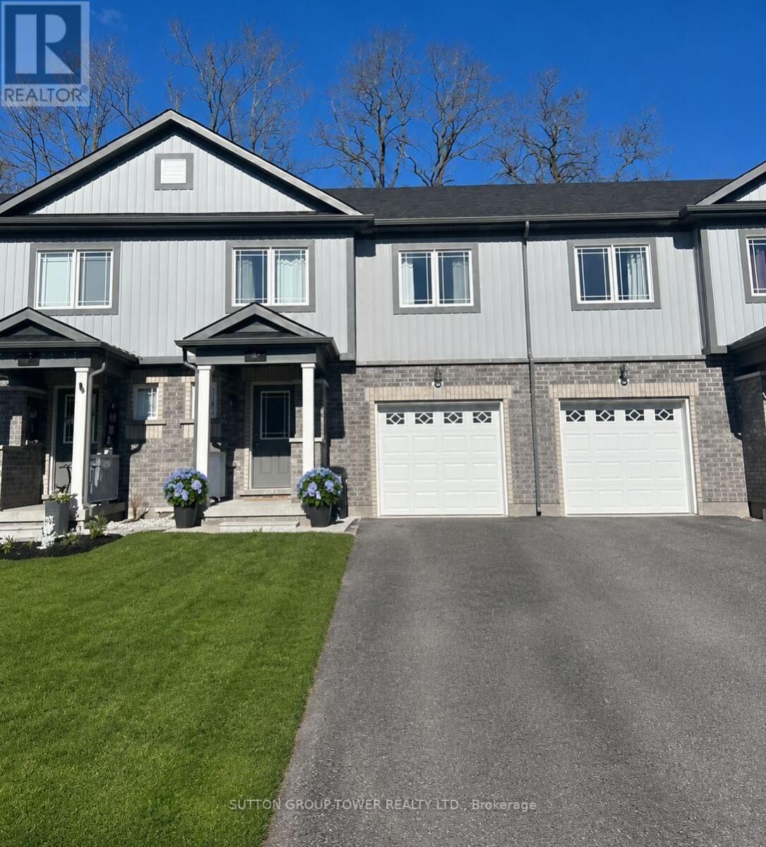 Property Photo:  59 Frank'S Way  ON L4N 3J1 