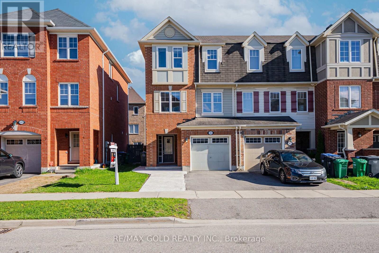Property Photo:  45 Ariel Road  ON L7A 3Z2 