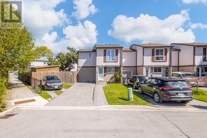 Property Photo:  18 Juliette Square  ON L6S 2M6 