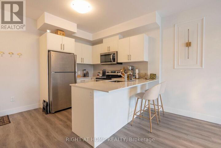 Property Photo:  1000 Lackner Place East 302  ON N2A 0L9 