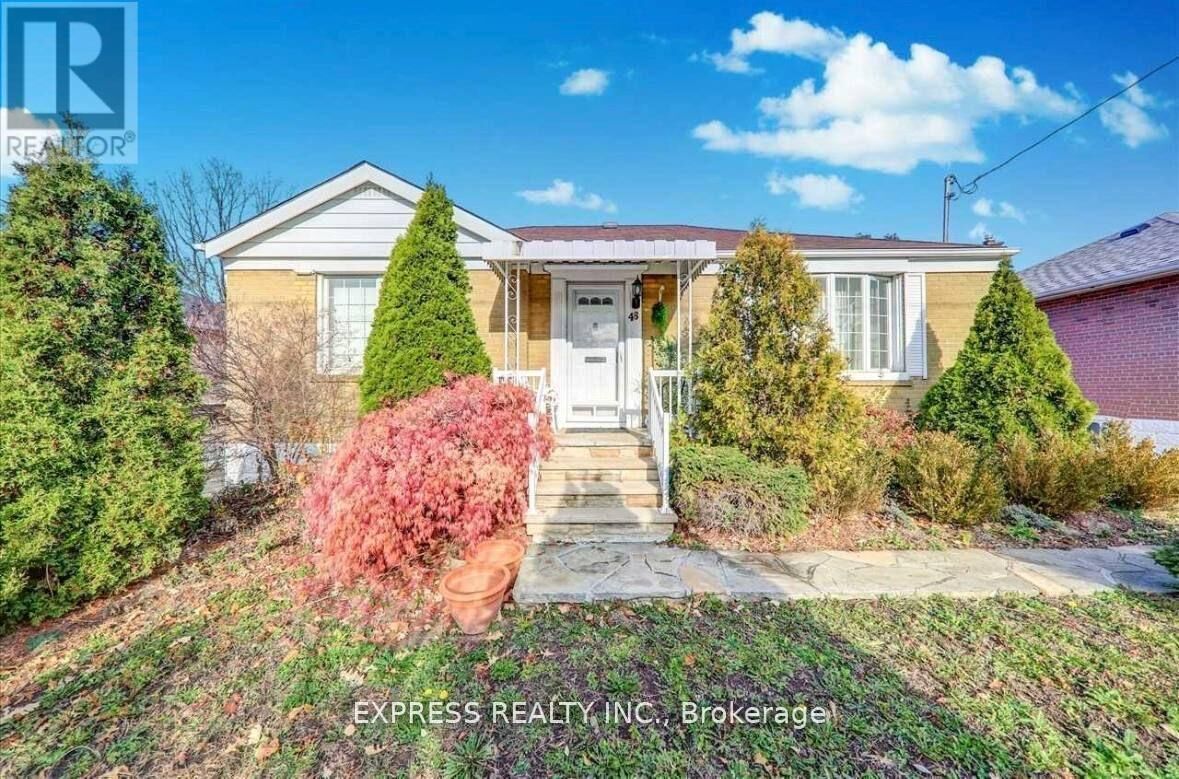 Property Photo:  46 William Cragg Drive  ON M3M 1V1 