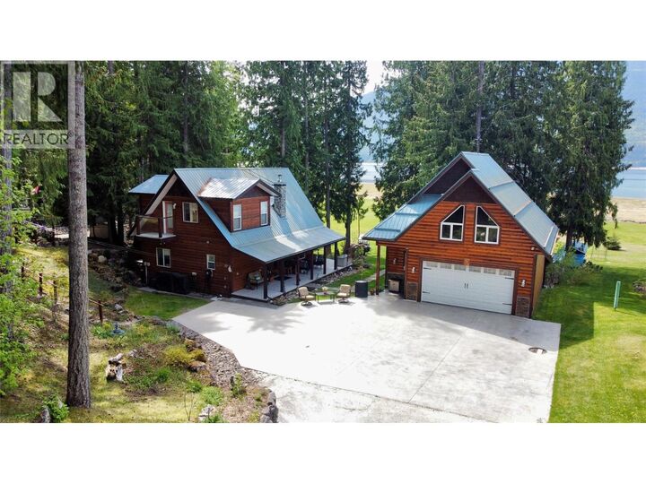 Property Photo: 516 Bayview Road BC V0G 1R1