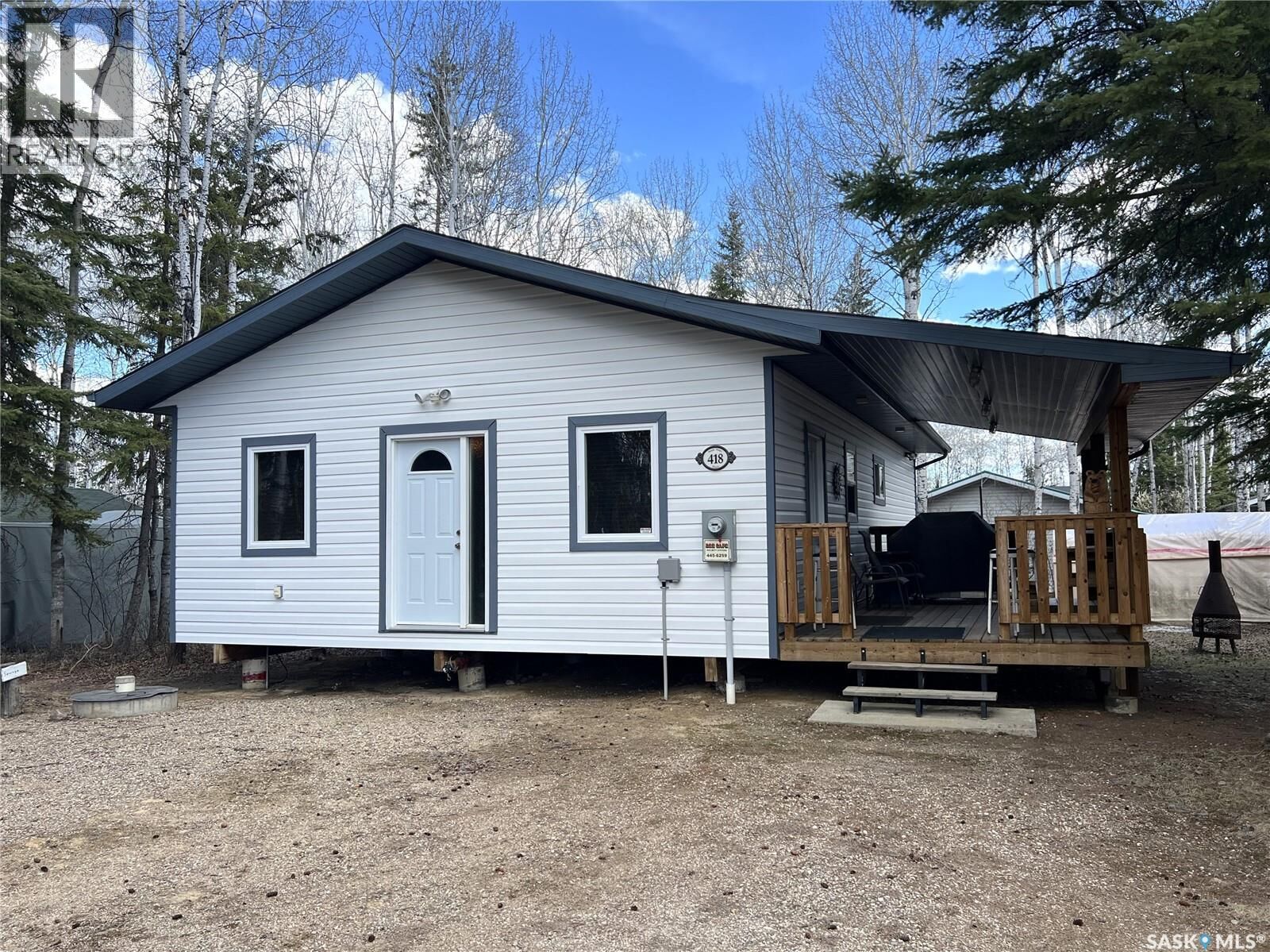 Property Photo:  418 South Point Place  SK S0M 1B0 