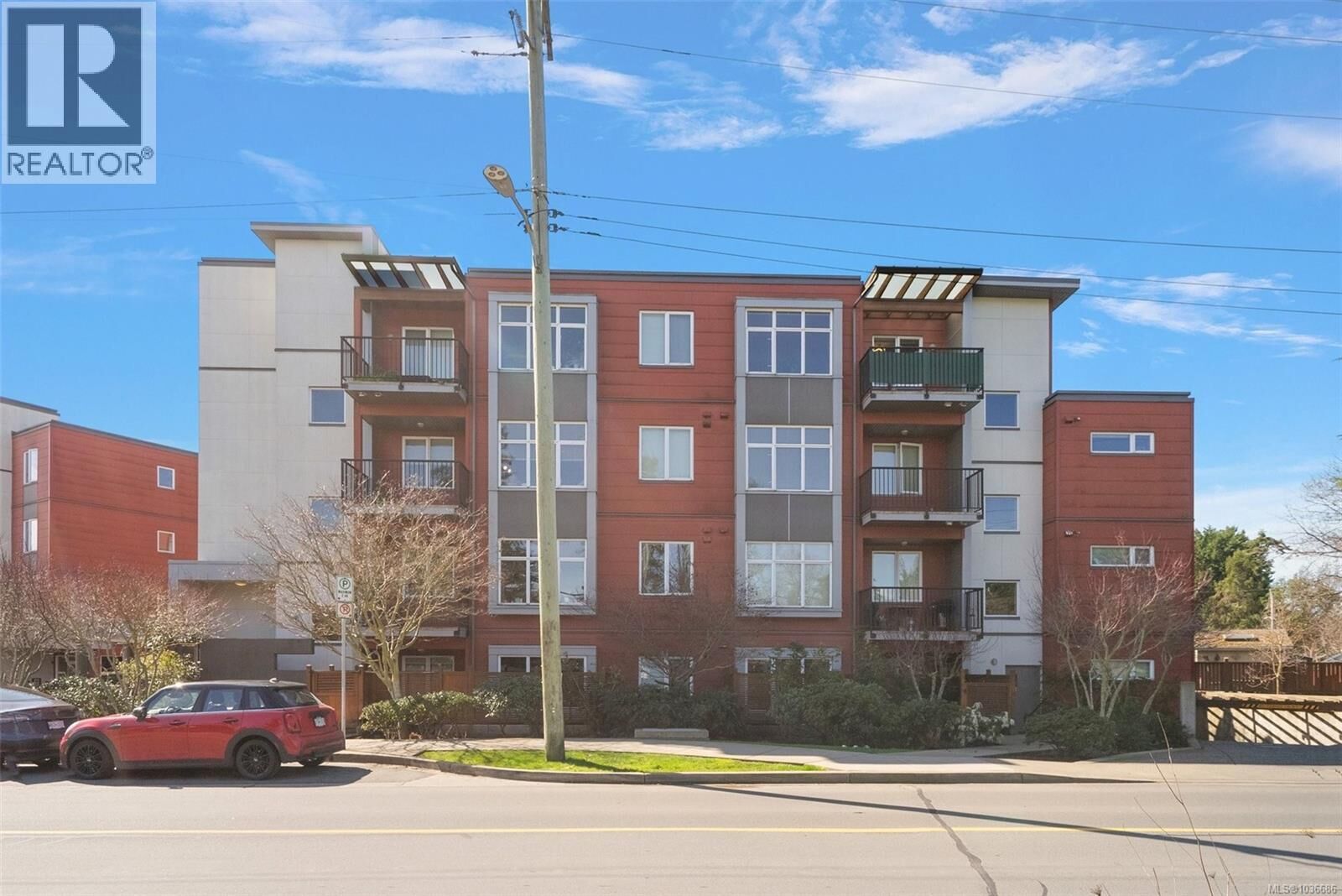 Property Photo:  4040 Borden Street 405  BC V8X 2E9 