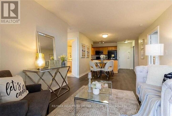 Property Photo:  33 Cox Boulevard 1221  ON L3R 8A6 