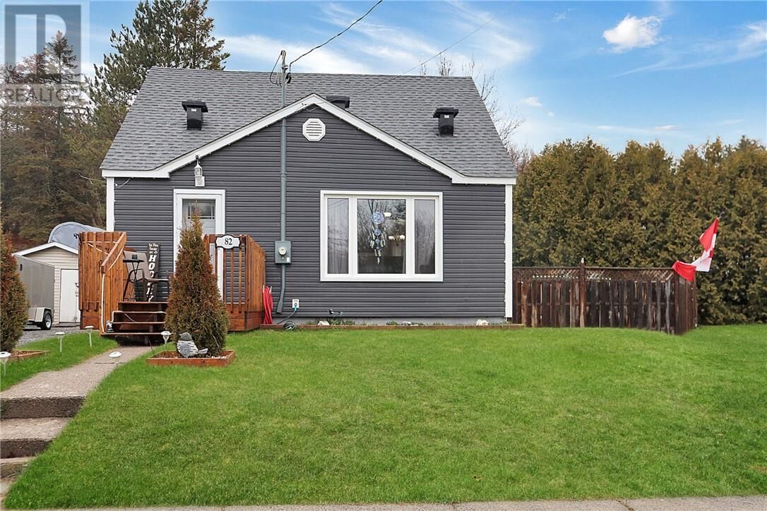 Property Photo:  82 Mountain Avenue  ON P0M 2C0 