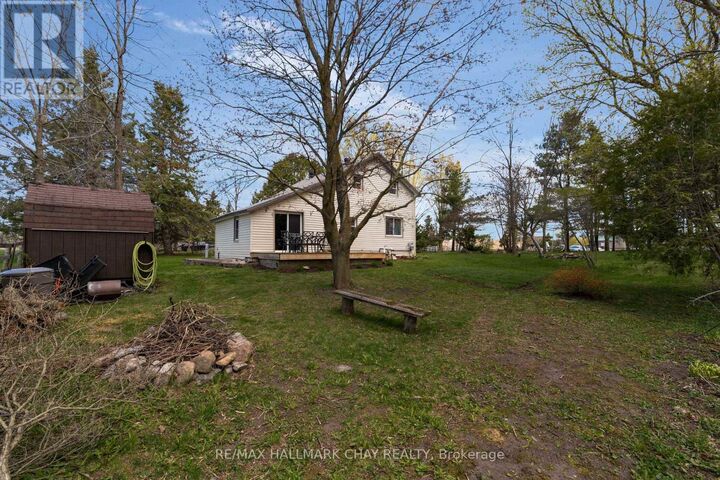 Property Photo:  3324 Penetanguishene Road  ON L4M 4Y8 