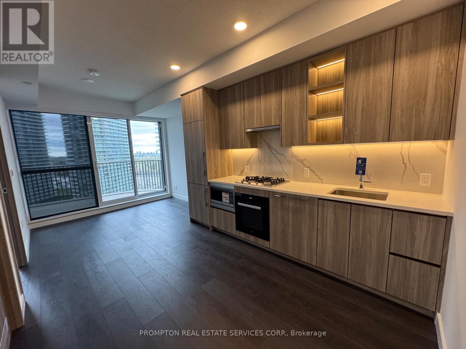 Property Photo:  18 Esther Shiner Boulevard 1512  ON M2K 0J7 