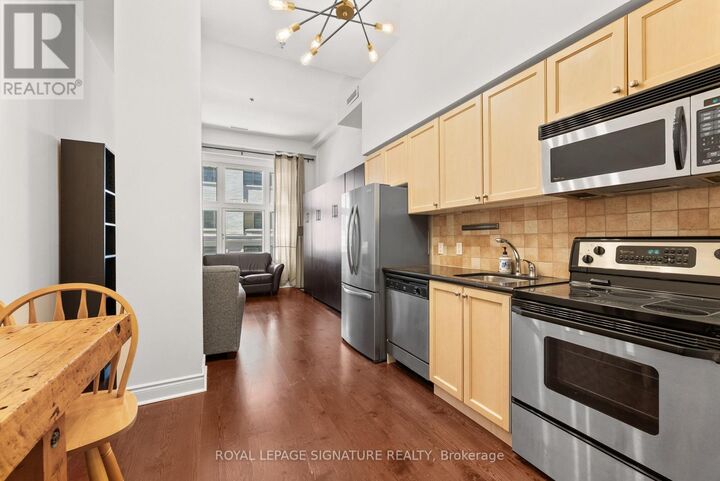 Property Photo: 73 Richmond Street West 303 ON M5H 4E8
