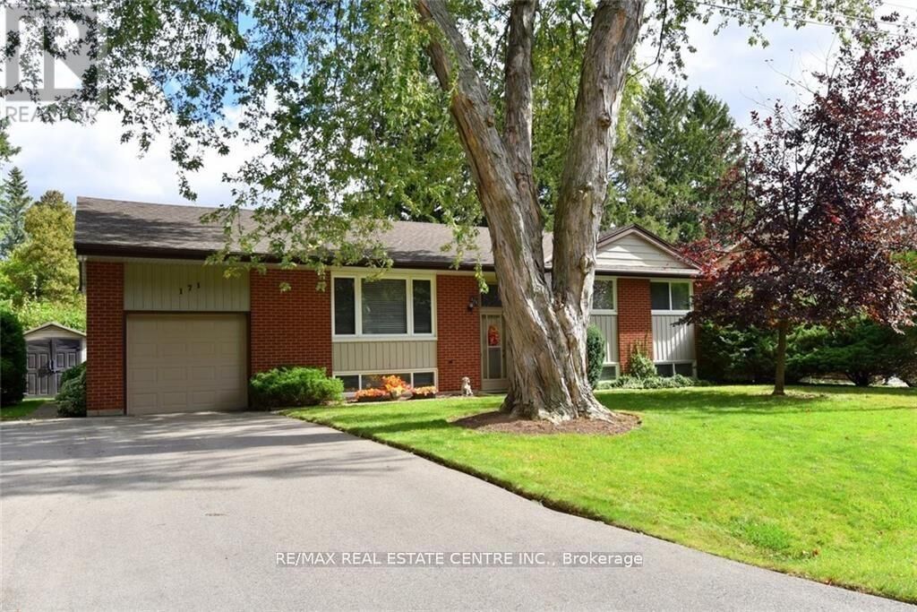 Property Photo:  171 Manitou Way Lower  ON L9G 1X9 