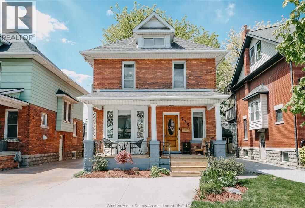 Property Photo:  235 Oak Avenue  ON N9A 5E5 